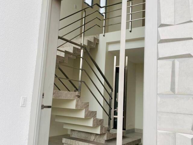 CASAS para Venta en Guayaquil - 4