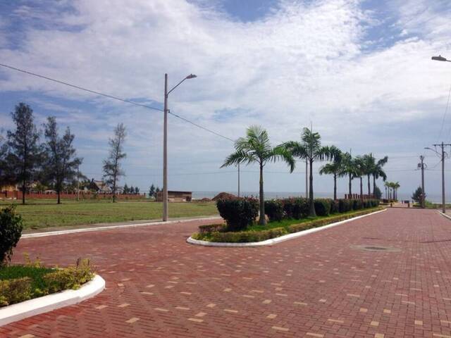 TERRENOS para Venta en Santa Elena - 4